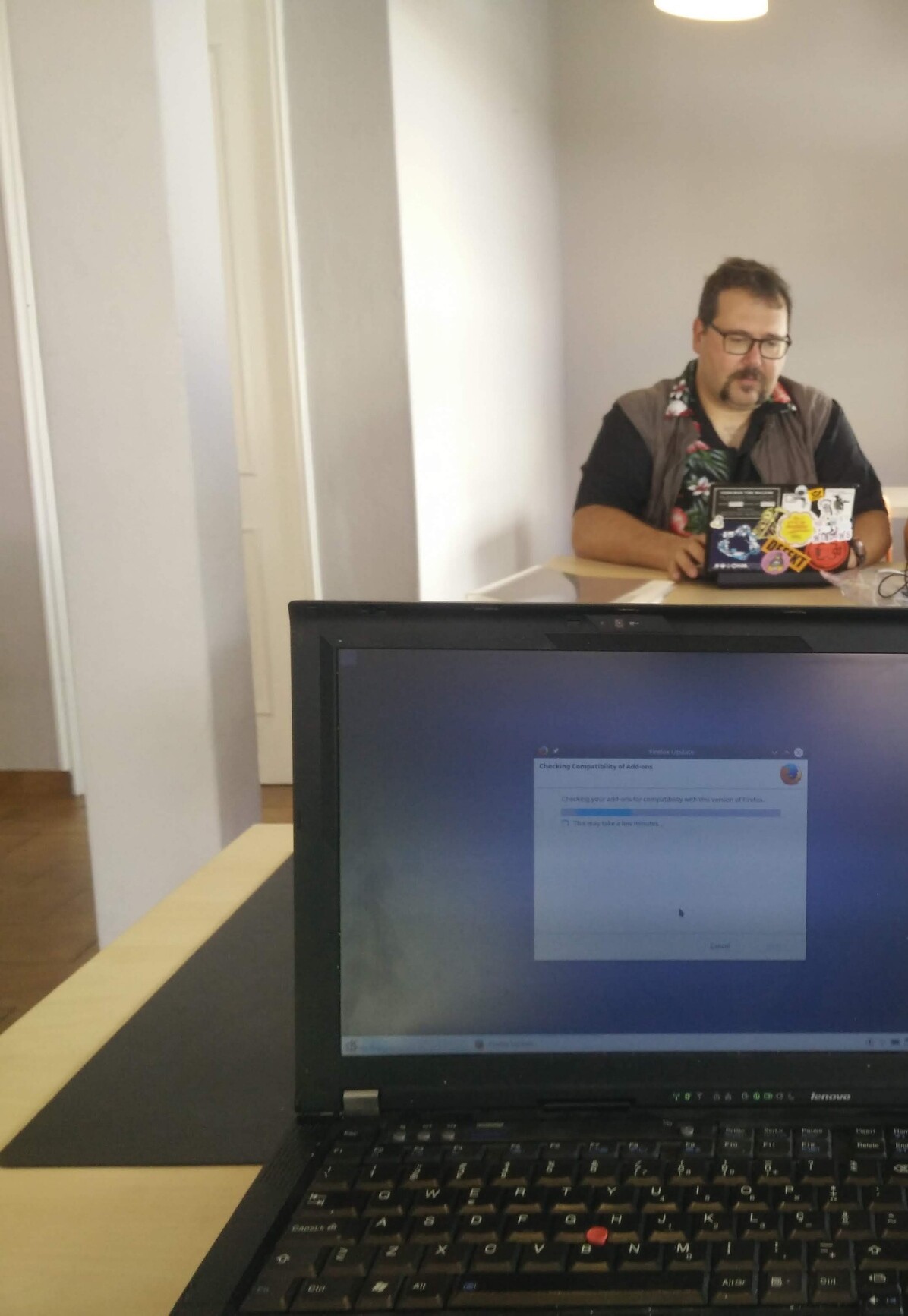 André Esteves a trabalhar no seu computador