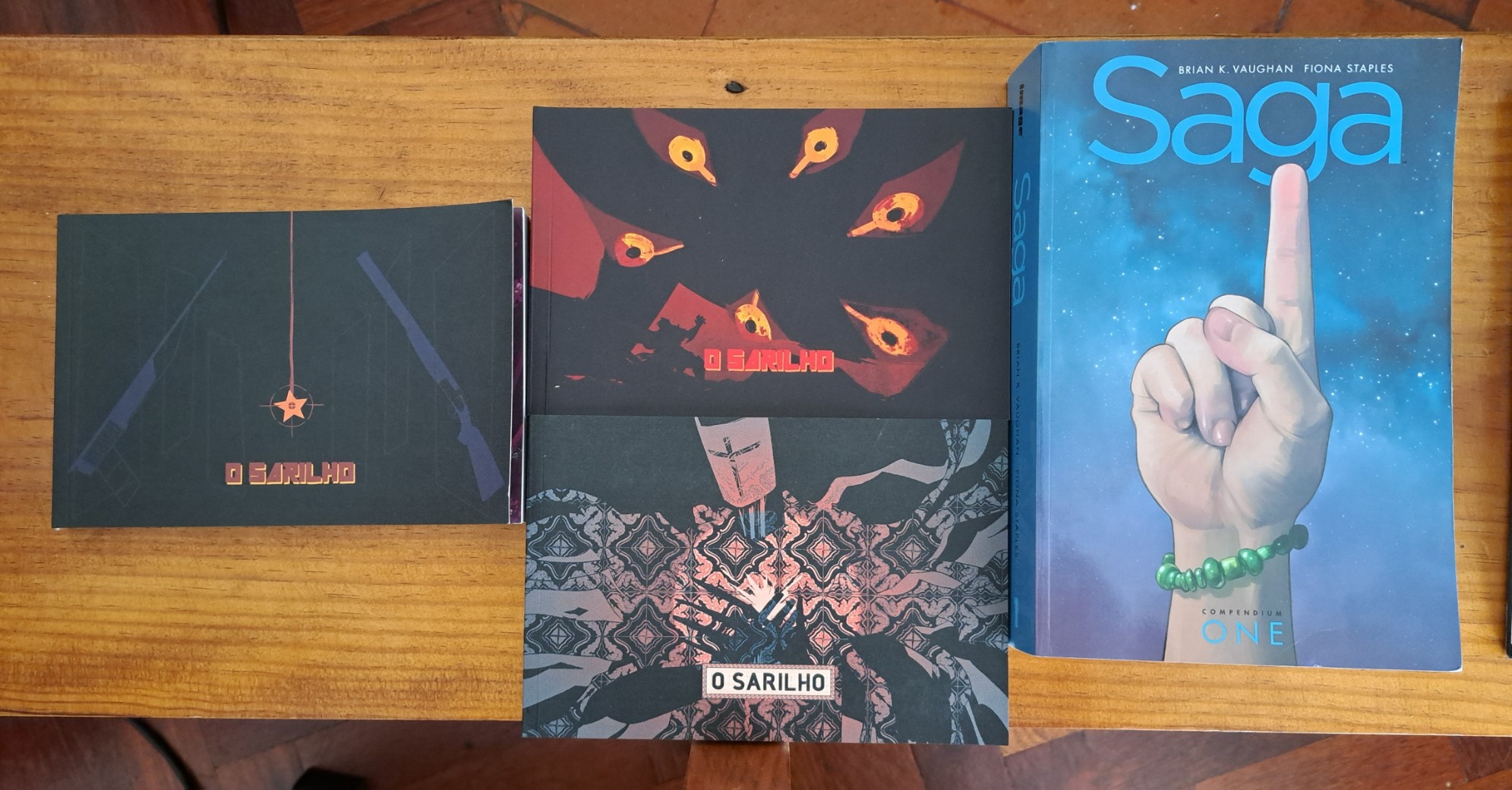 Duas encomendas, quatro livros: 3 Sarilho e 1 Saga