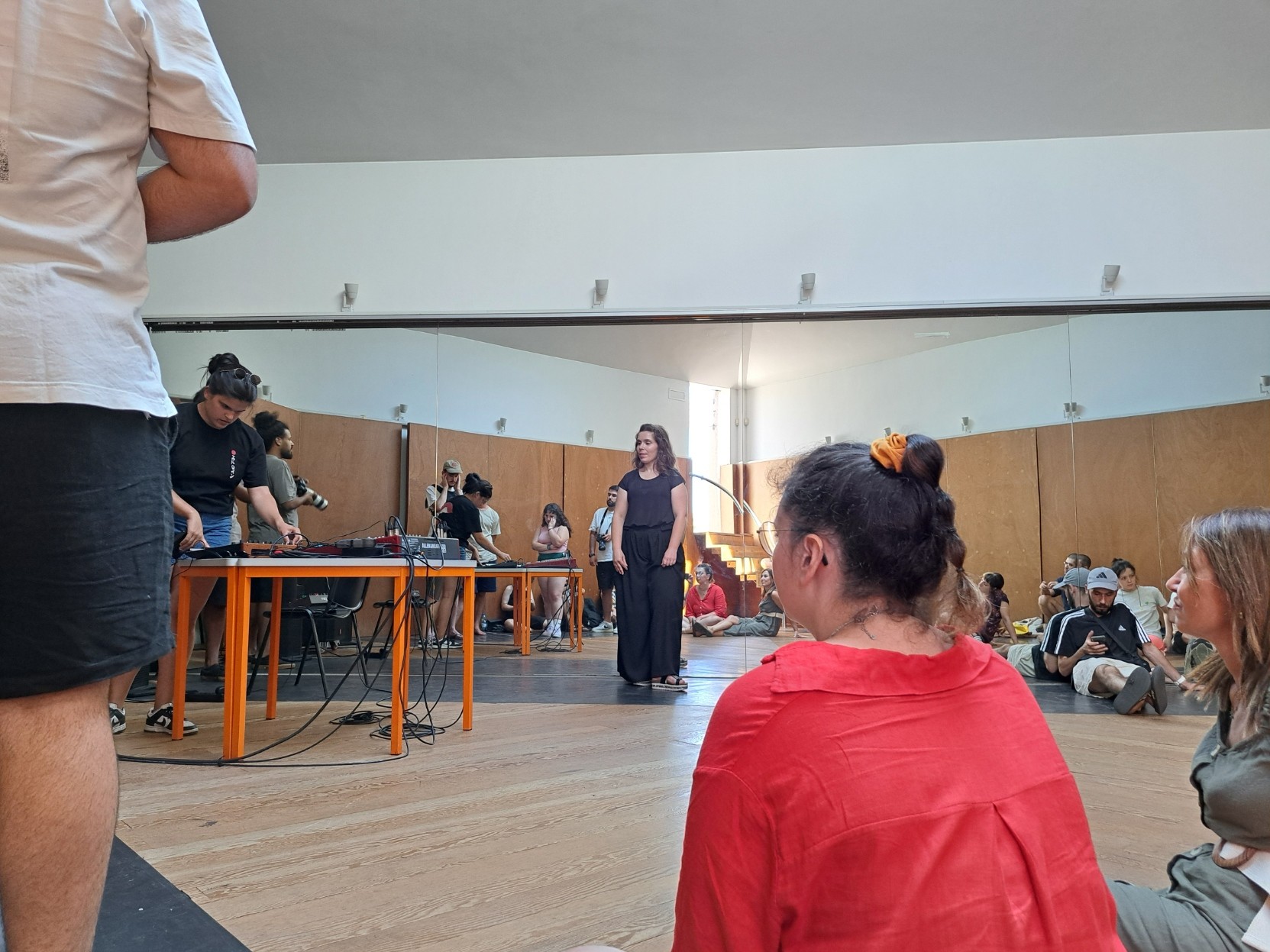 Workshop seguido de concerto de Beatriz Romano: música de e para surdos