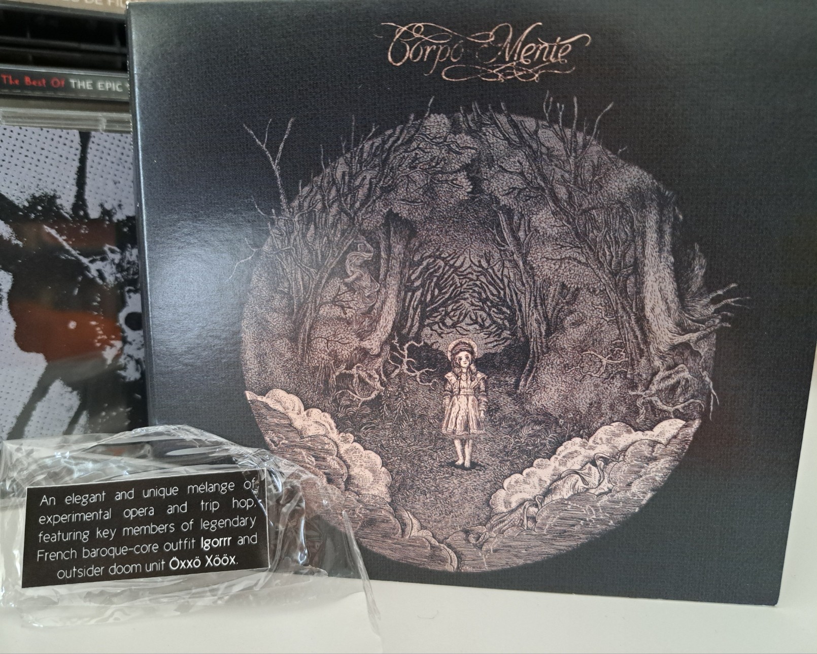 Corpo-Mente&rsquo;s one and only album, next to the promo sticker.