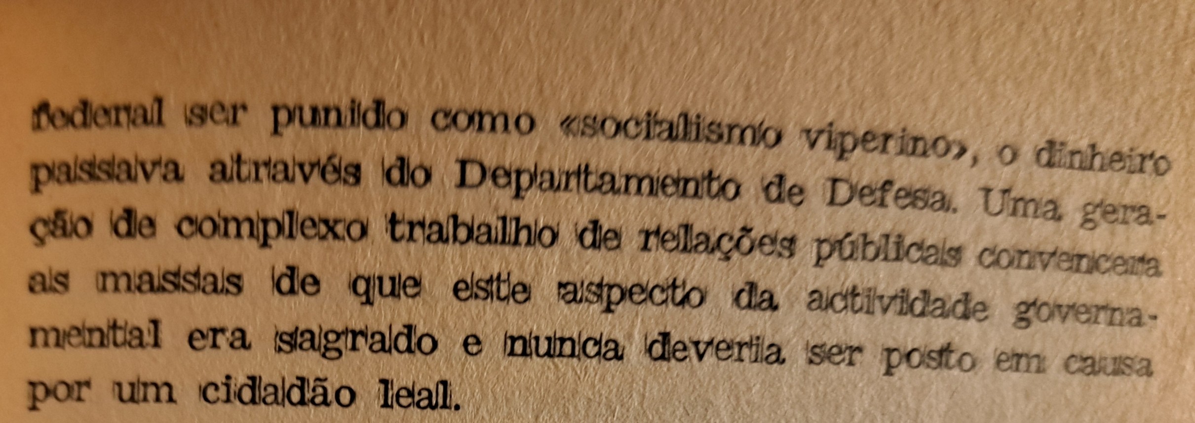Part of the same text, in a picture of a book, Portuguese translation