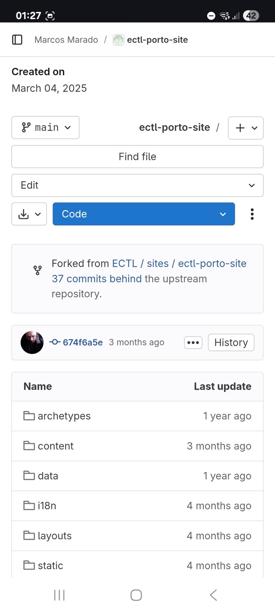 gitlab interface in portrait, no &ldquo;update fork&rdquo; button exists