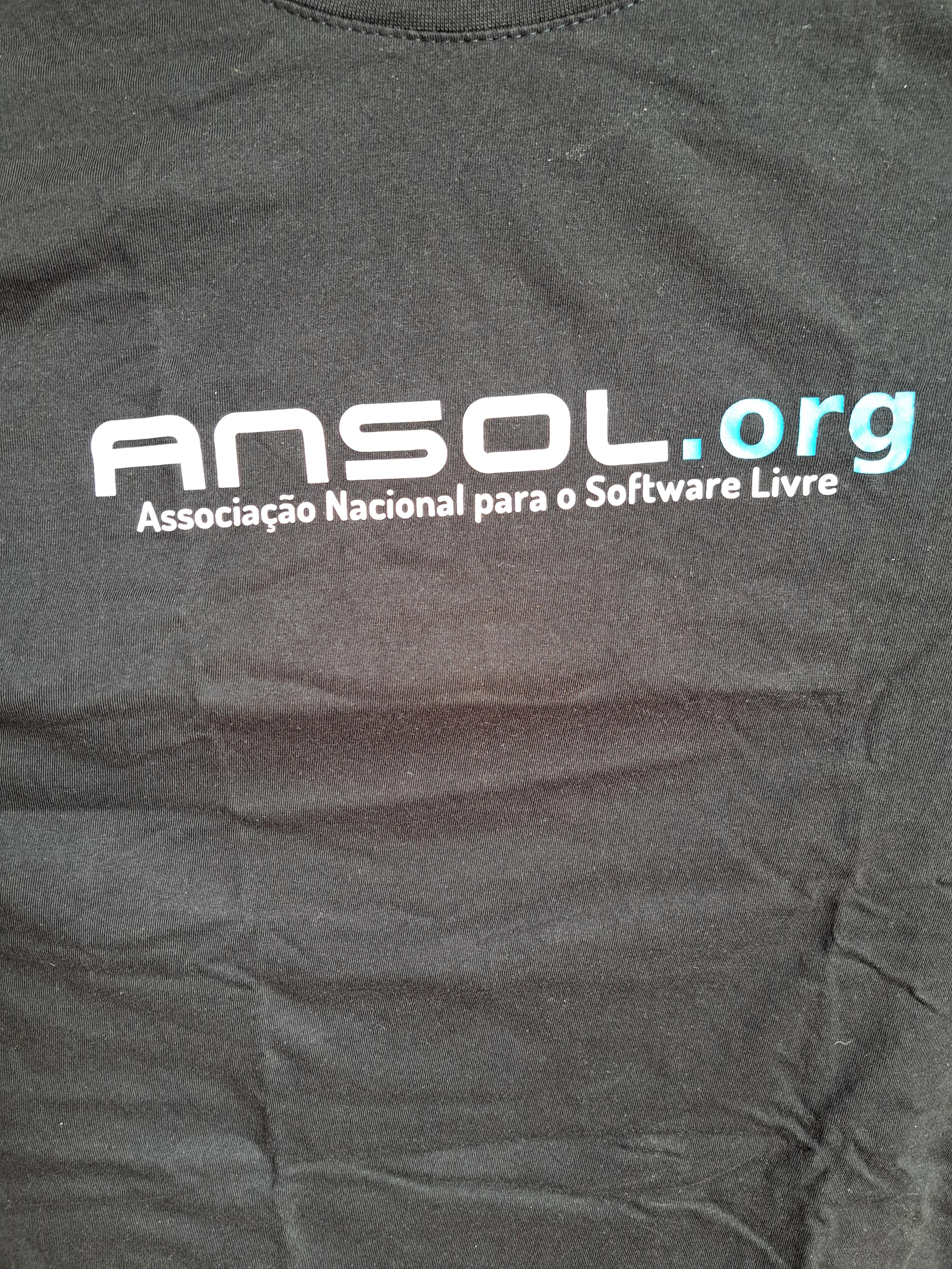 To celebrate a new ANSOL board (2026-2027) this week's shirt is a black shirt saying  ANSOL.org The ANSOL in white letters, the .org in teal. Under it smaller letters explain what ANSOL is, in white: "Associação Nacional para o Software Livre"
