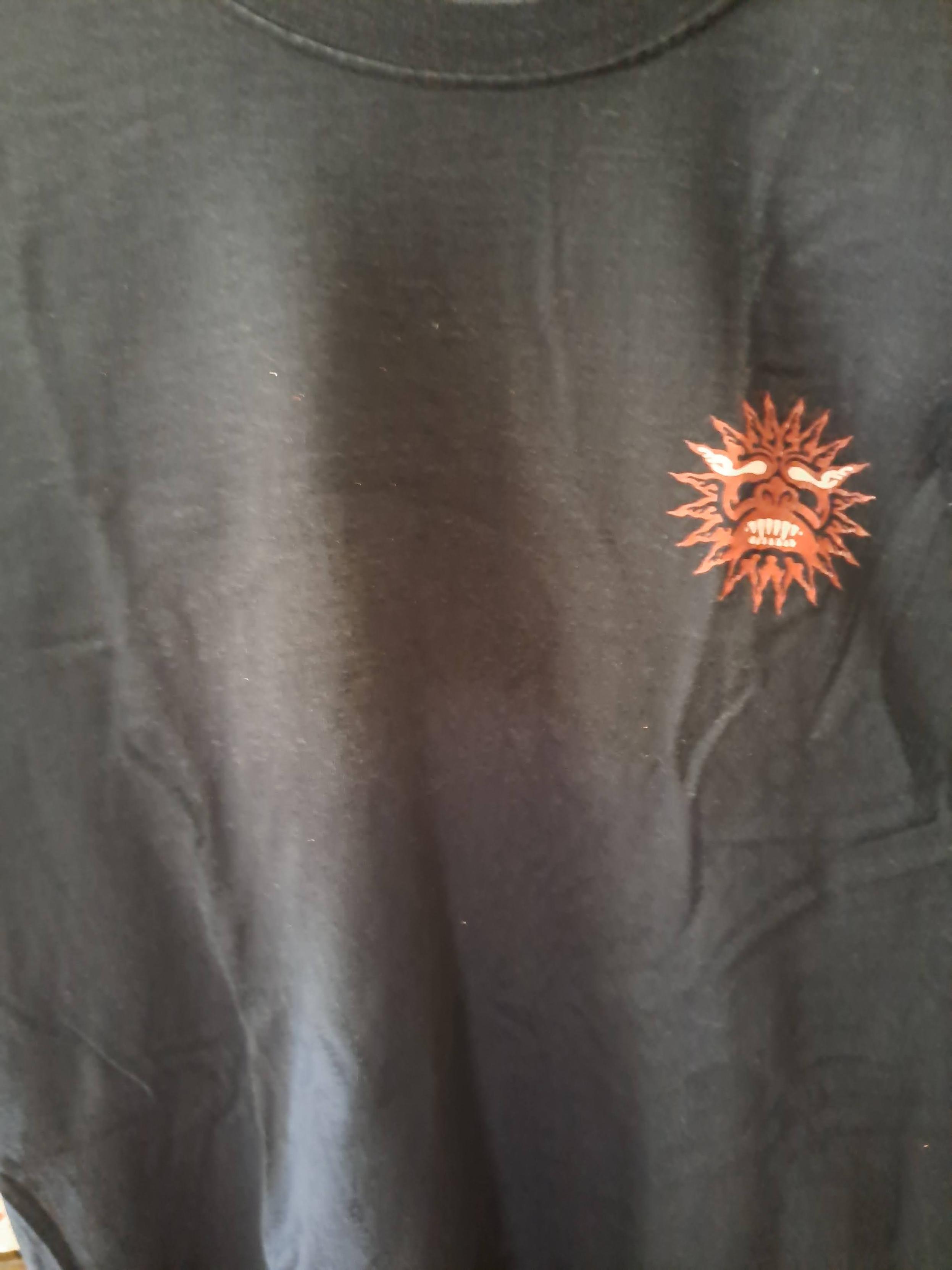 For this weeky I waited for the last day of ghe week to post this shirt at the beginning of the summer (and the heatwave). It is a Sol Invictus t-shirt, with its blaring red sun logo, because &ldquo;Summer is icumen in&rdquo;.