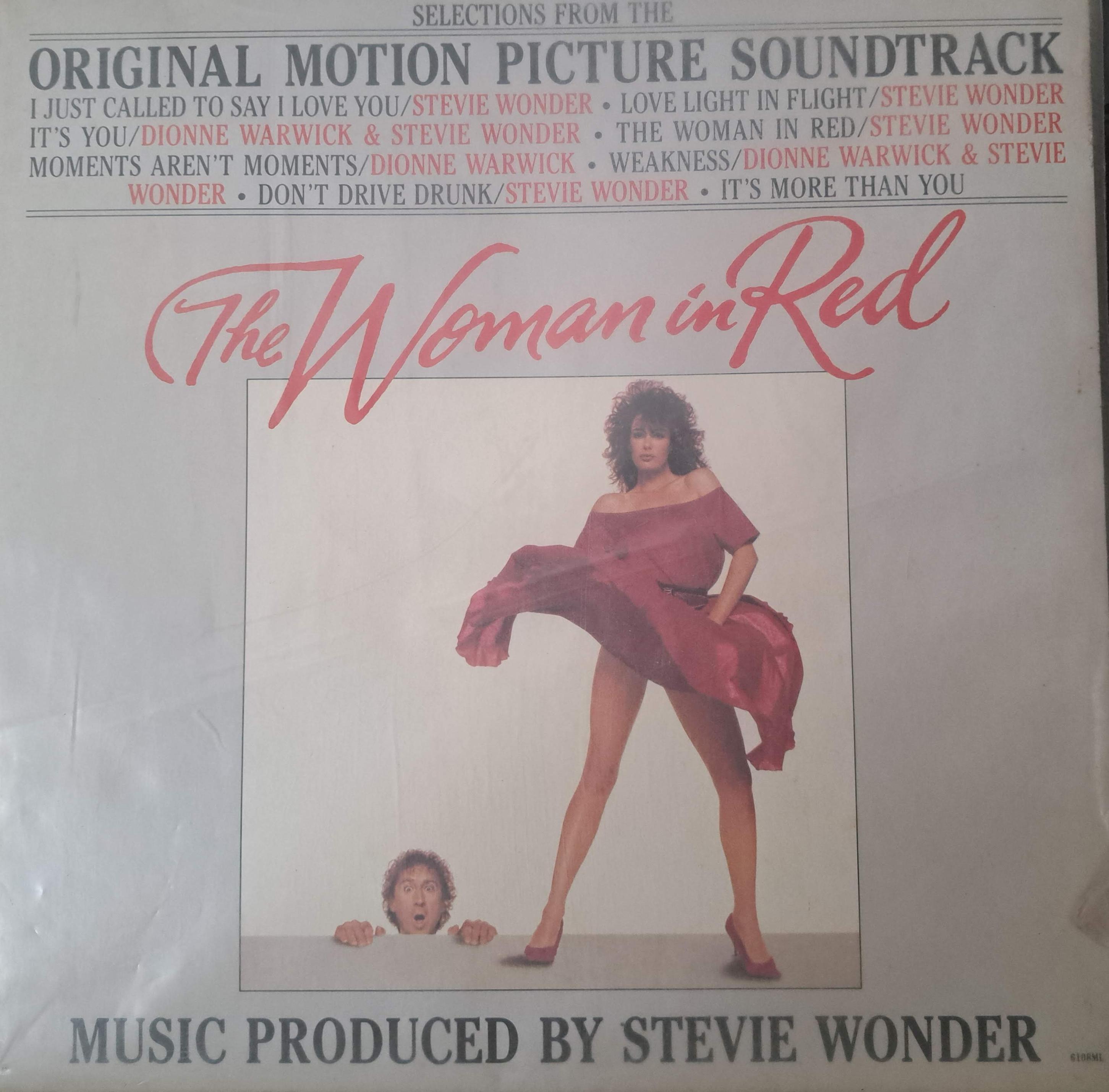 Uma foto da capa do disto "The Woman in Red", uma banda sonora feita pelo Stevie Wonder.